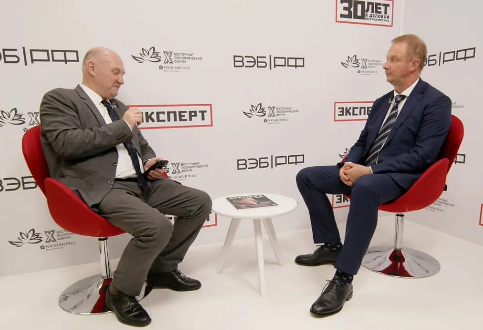Михаил Кожевников на ВЭФ-2025 рассказал о разработке учебников командой «Просвещения»