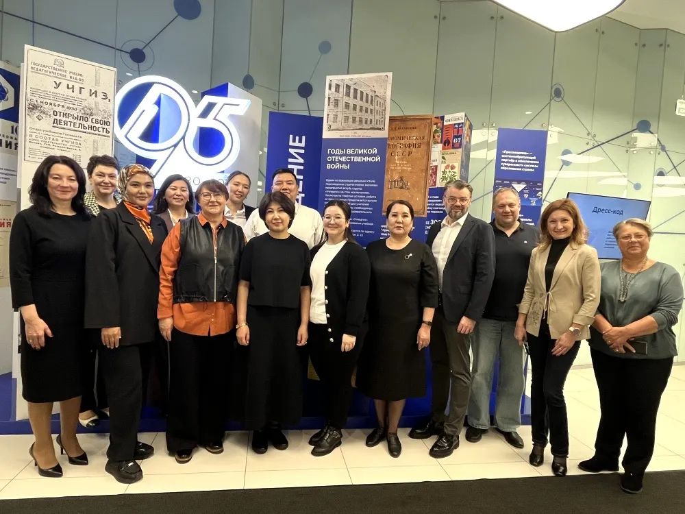 «Просвещение» посетили партнёры из Кыргызской Республики